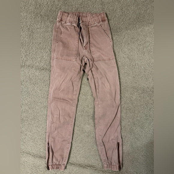 American Eagle Outfitters Denim - American Eagle Jegging Jogger - Size 00 Short